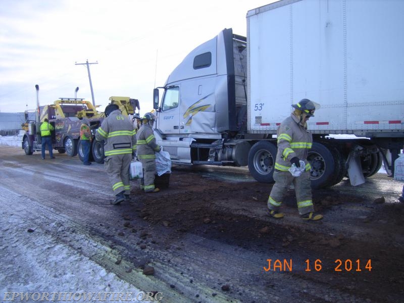 Sundown Rd, fuel leak MVC 01.16.2014